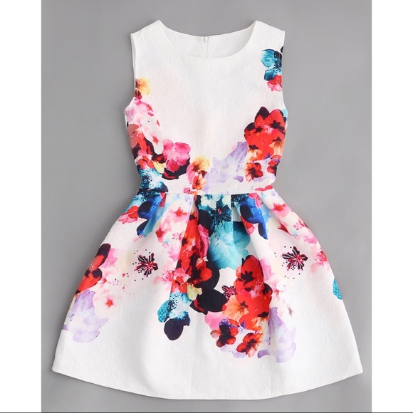 Floral Print Pleated Dress - Picture 2 of 6